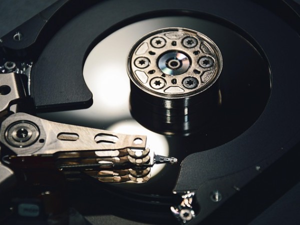 Two Types of Dependent Claims: External and Internal Additions